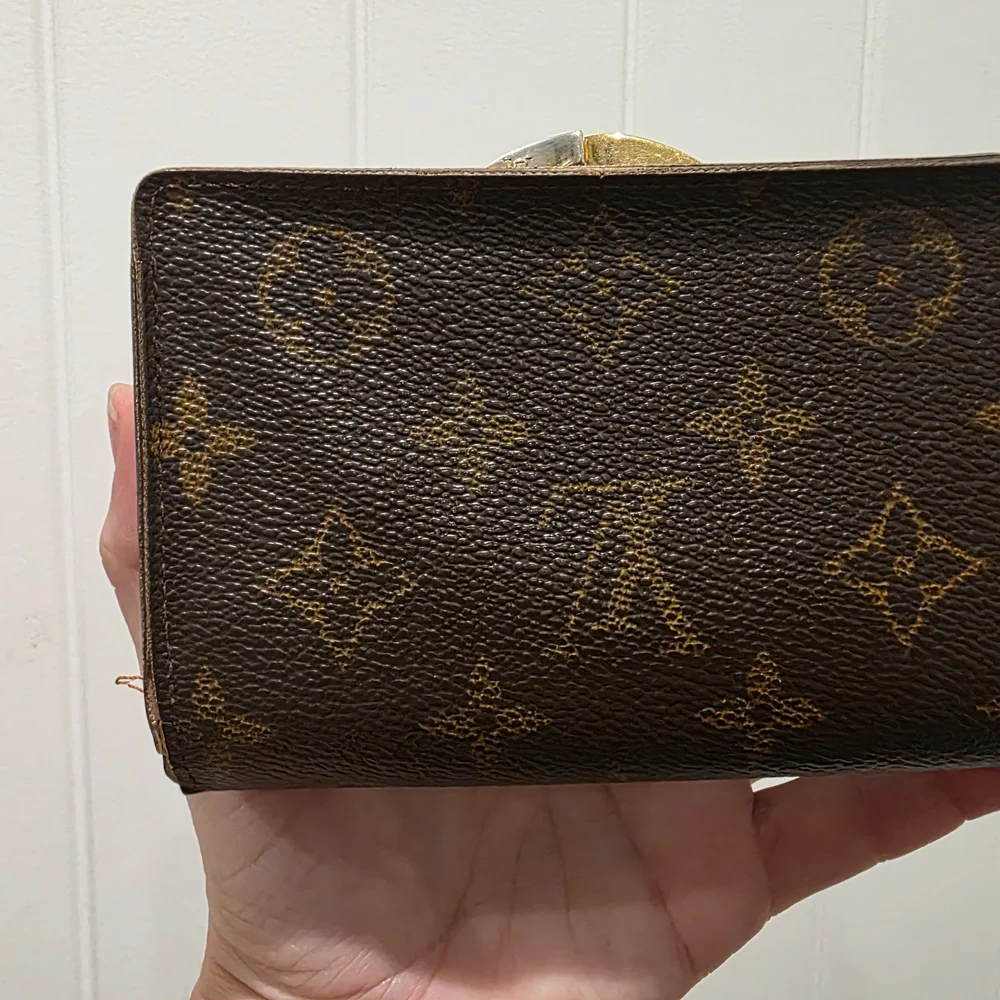 Louis Vuitton Damier Kisslock Monogram Wallet - Picture 3 of 11